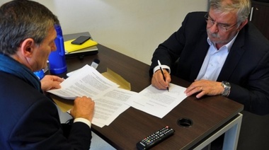 Gatica firmó convenio con Nación para la compactación de vehículos secuestrados