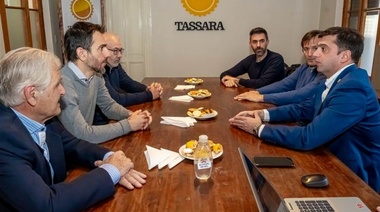 Petrecca recorrió una empresa privada y apuntó a la política del gobierno