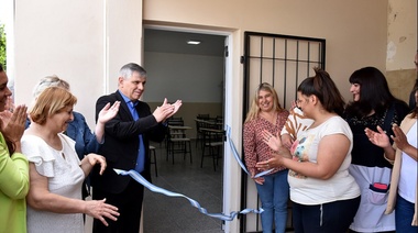 Inauguraron un aula en la Escuela Primaria N° 4, para la que se destinaron $4.600.000 del Fondo Educativo