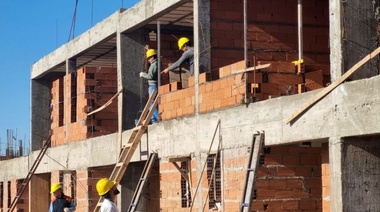 Uocra se movilizó al Banco Hipotecario y las 149 viviendas siguen paradas