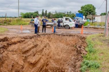 El municipio denunció daño intencional en la red cloacal tras los desbordes en un barrio