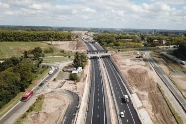 Reclaman acelerar obras de la autopista sobre Ruta 5 entre Mercedes y Bragado