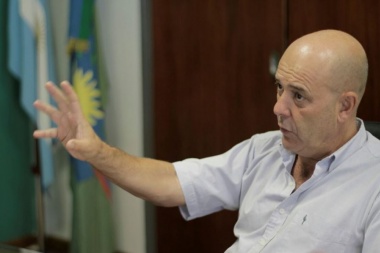 Traverso admitió "crisis política" del FdT pero reclamó hacia adentro "no desgastar al presidente"