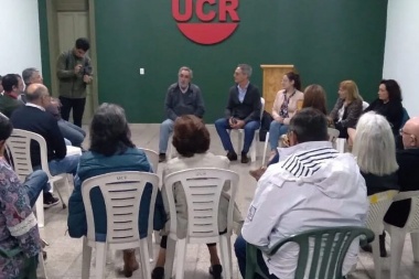 Fernández estuvo en Bragado y apuntaló a la UCR en una charla sobre presupuesto municipal