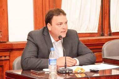 Barroso obtuvo el ok a la rendición de cuentas con críticas de la UCR y el FdT