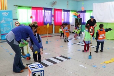 Luego de la polémica, regresaron las charlas municipales a escuelas públicas