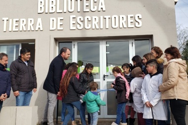Reynoso inauguró la nueva biblioteca municipal de Sundblad "Tierra de Escritores"