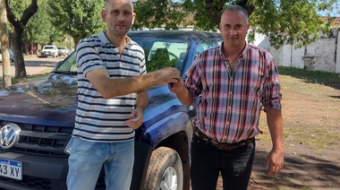 Lago entregó camioneta para la delegación albertina de Pla