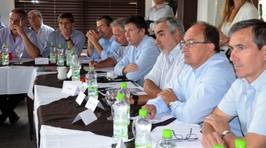 Foro UCR: coparticipación, fondos y las definiciones electorales