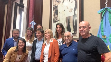 Con críticas a Petrecca, dirigentes del FdT participaron de la firma de obras