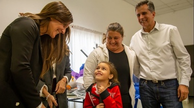 Secretaría de Deportes de la Nación entregó material a clubes de Rivadavia