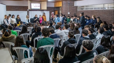En Junín, funcionarios y concejales visitan colegios secundarios para promover el Concejo Estudiantil