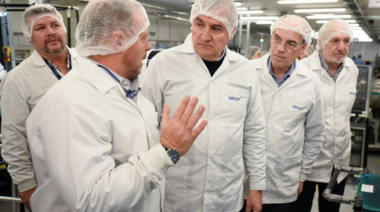 Morales consideró "una ficción" plantear la dolarización de la economía