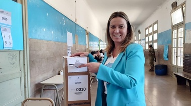 Arata votó: "con alegría, convicción y memoria por nuestra querida Argentina"