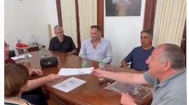 Firmaron 42 escrituras de hogares de vecinos y vecinas de todo el distrito