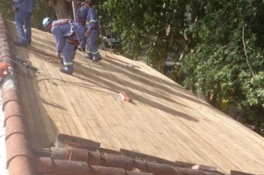 Por primera vez en 100 años remodelan los techos del hospital “Julio de Vedia”