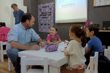 Escuela municipal de idiomas de Rivadavia suma nueva oferta educativa