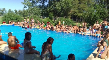 La Escuela Abierta de Verano en Alberti se desarrolla en conjunto con el CEF 68 y el municipio