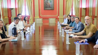 Kicillof recibió a representantes nacionales y provinciales del sector farmacéutico