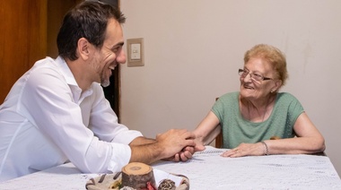 Petrecca visitó a una jubilada y detalló beneficios impositivos en Junín