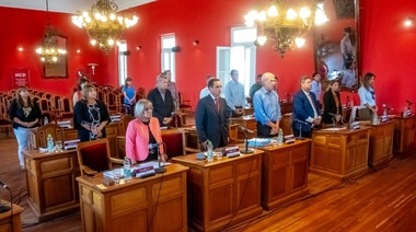 El oficialismo cuestionó el gasto de la provincia en algunos programas