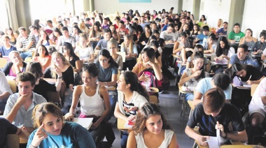UCR convocó a la marcha educativa en defensa de las Universidades