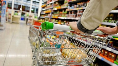 El consumo cayó un 3,8% interanual en marzo