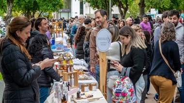 En el Día del Trabajador, Petrecca se mostro con emprendedores