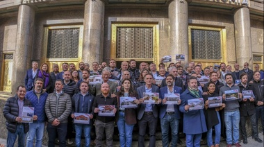 Con apoyo de la cuarta, intendentes reclamaron por obras a nación