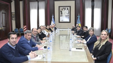 Tres intendentes de la cuarta firmaron convenios con Provincia Leasing