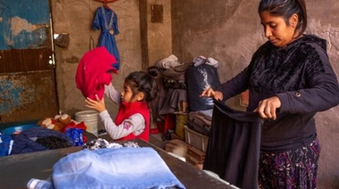 4 de cada 10 mujeres bonaerenses que crían solas a sus hijos no tienen trabajos formales