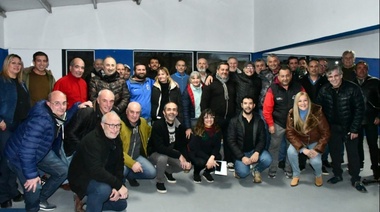 Britos entregó aporte correspondiente a los clubes y entidades deportivas de junio por un total de $8.240.000