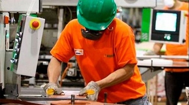 Industria pyme cayó 20,4% en junio y cerró el semestre 19,2% abajo