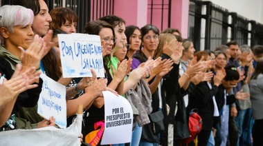 Docentes universitarios plantearon pérdida de 50 puntos del salario