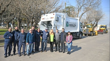 Britos presentó nueva maquinaria para Moquehuá, con una inversión de 186 millones de pesos