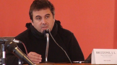 Bruzzone respondió a Veronelli: "hizo un nuevo aporte al maten a Cristina"