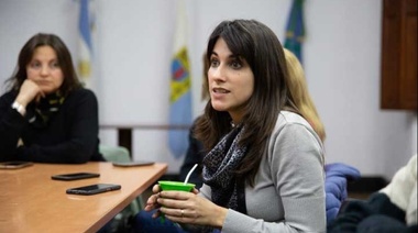 Para Constanza Alonso, "fue una puesta en escena" lo de Milei