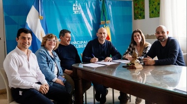 Lago firmó con provincia convenio para avance de obras en instituciones educativas