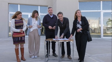 Katopodis firmó convenio con la Unnoba para la terminación de obras