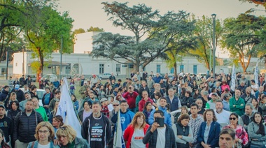 Multitudinaria marcha en Junín en defensa de la educación y la universidad pública