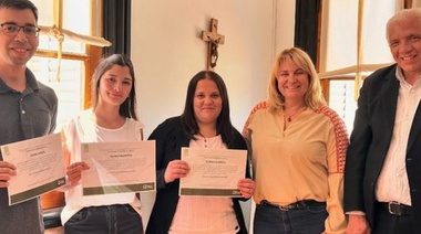 Revilla reconoció a empleados del Centro de Monitoreo