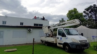 Fuerte tormenta produjo cortes de luz, incovenientes en un CIC y caída de plantas y postes en Alberti