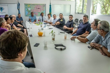 Encuentro entre funcionarios, Comercio e Industria, fiscales y policías