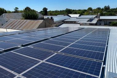 Vuelven a poner en marcha paneles solares en el Hospital Municipal de Alberti