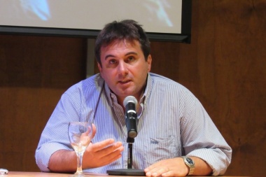 Bruzzone opinó que el peronismo debe construir alternativa y no centrarse en internas