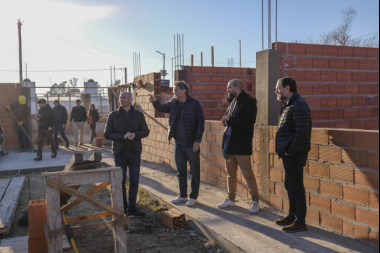 Katopodis inauguró obras de saneamiento y recorrió obras de arquitectura