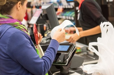 Ventas en supermercados cayeron 9,7% y acumulan siete meses en baja