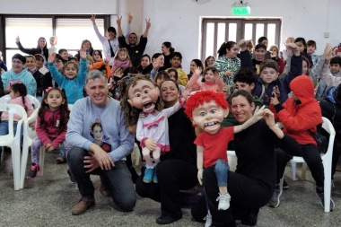 El Instituto Cultural bonaerense auspició una jornada de títeres en Roberts