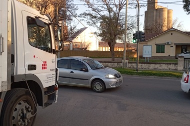 Modifican ordenanza que regula acarreo de vehículos mal estacionados
