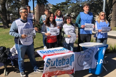 Gremios docentes se manifestaron en Junín contra el gobierno nacional